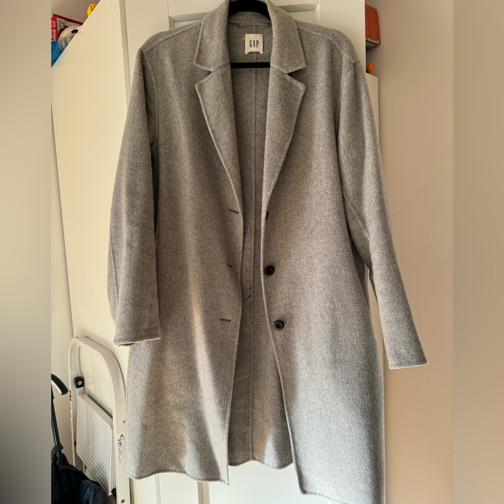 Wool/poly blend gap coat in excellent condition